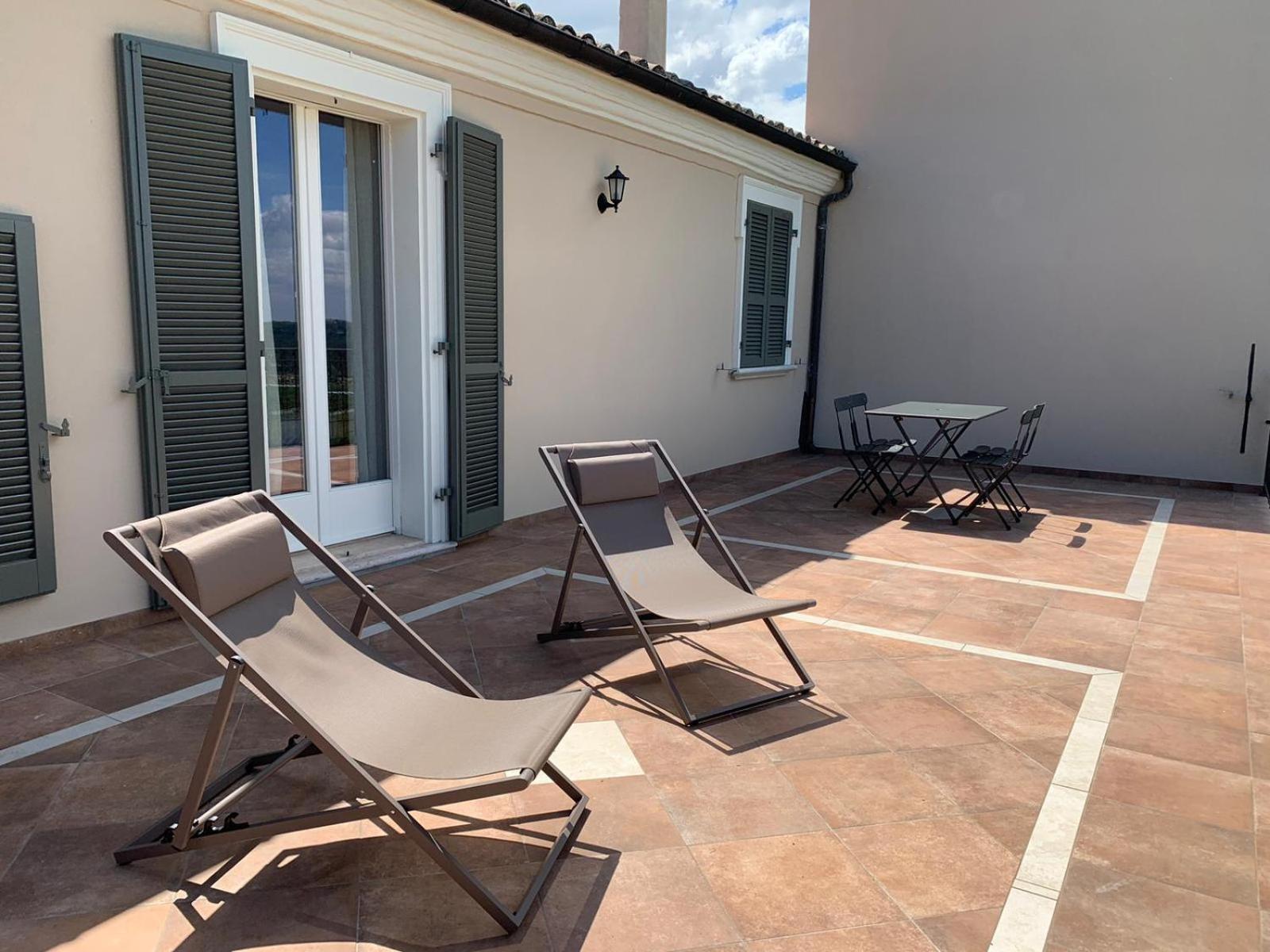 Palazzo Gessi Room And Breakfast Borghi ภายนอก รูปภาพ
