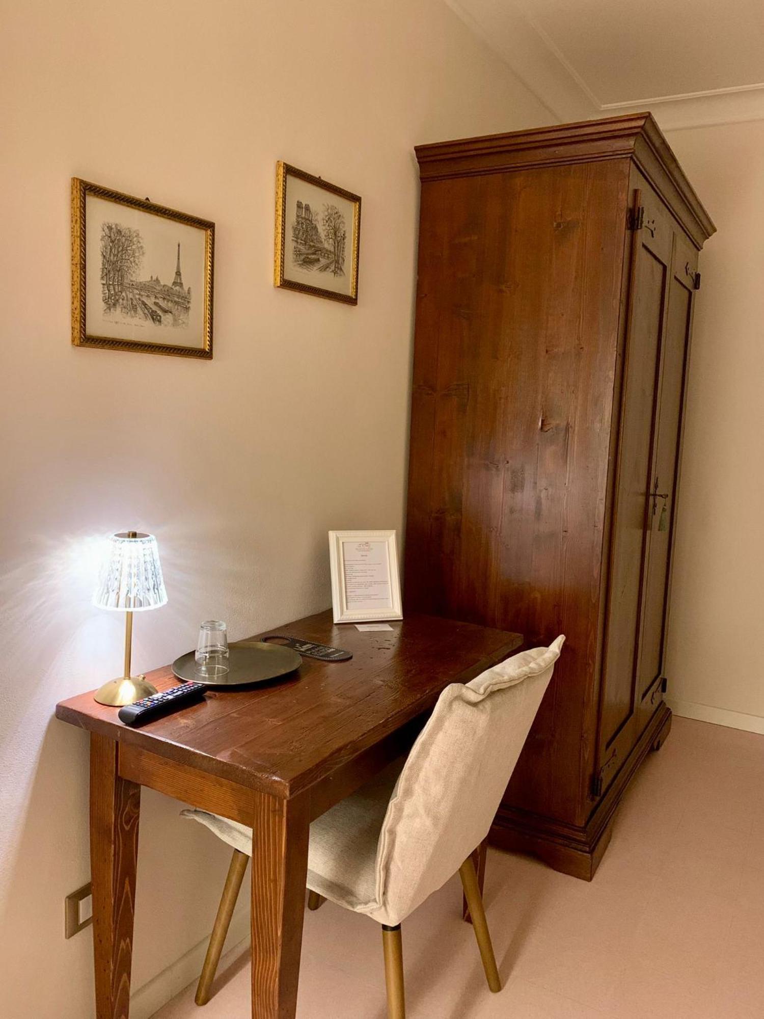 Palazzo Gessi Room And Breakfast Borghi ภายนอก รูปภาพ