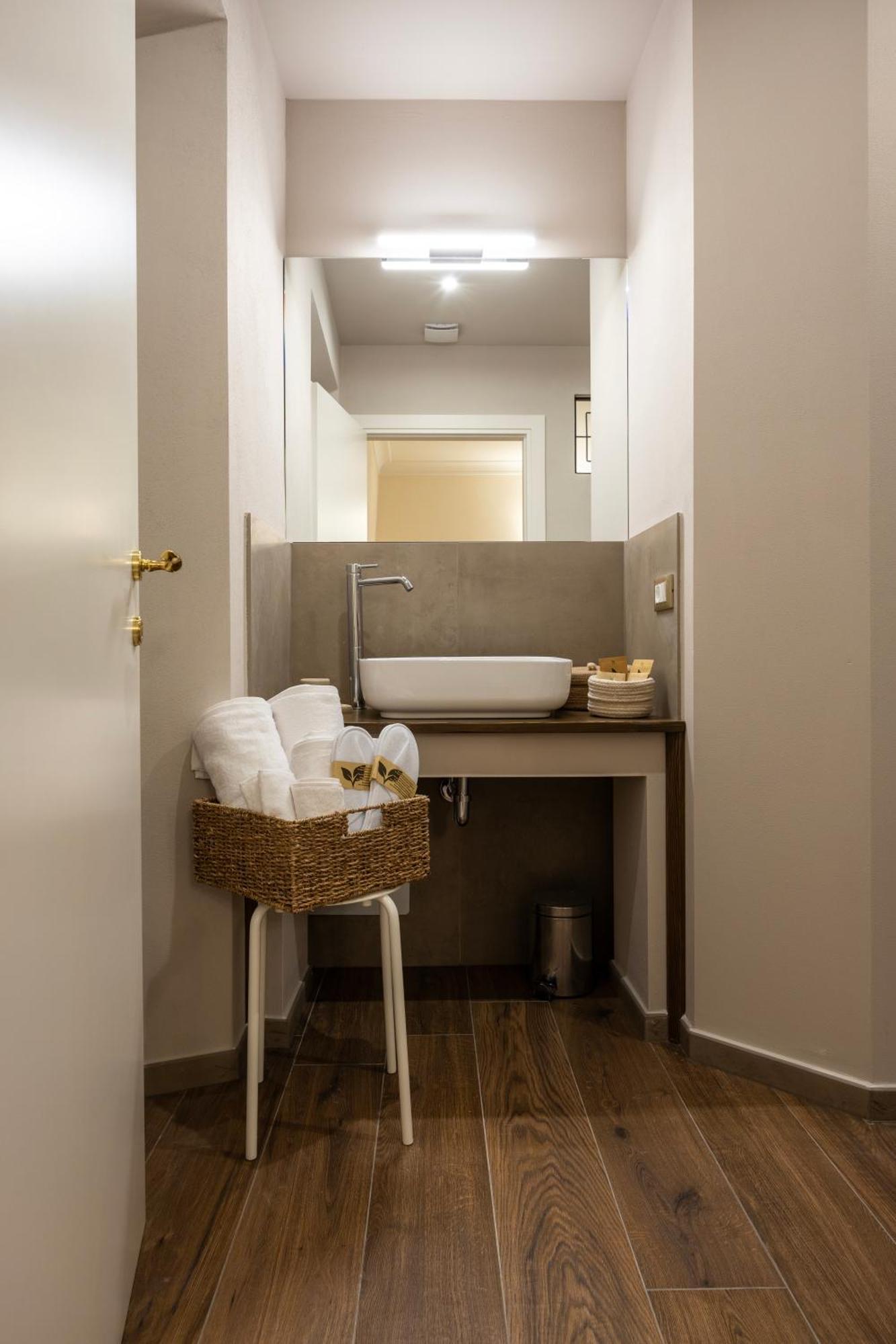 Palazzo Gessi Room And Breakfast Borghi ภายนอก รูปภาพ