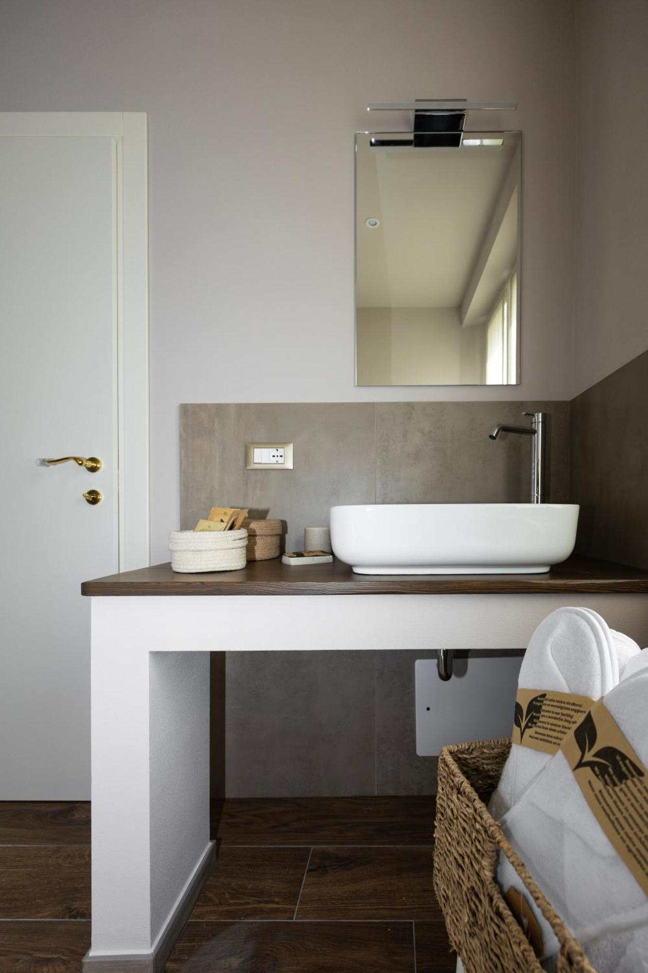 Palazzo Gessi Room And Breakfast Borghi ภายนอก รูปภาพ