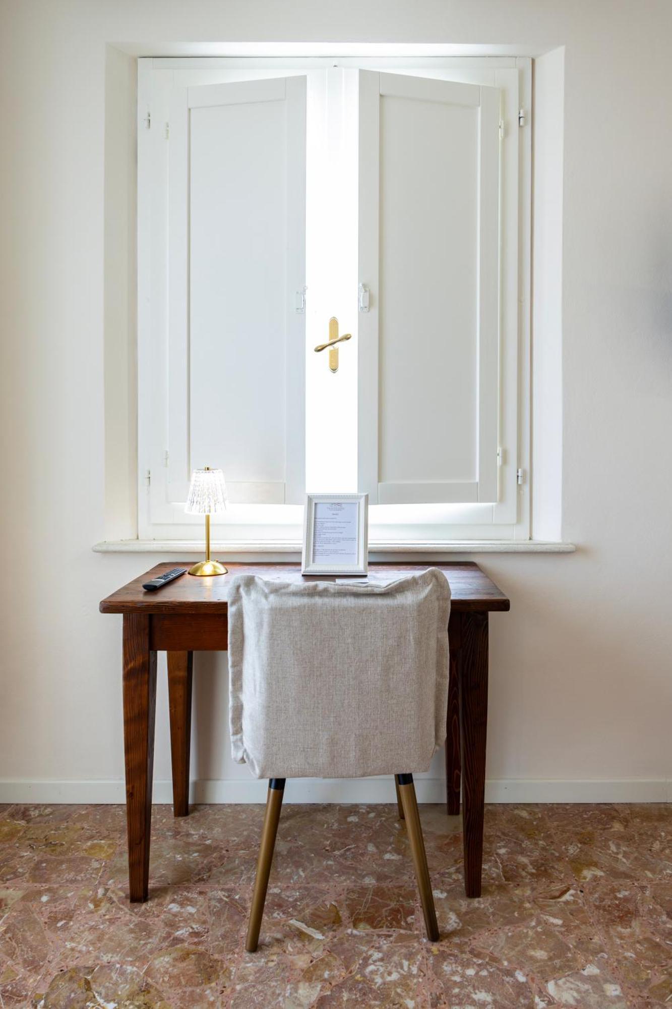 Palazzo Gessi Room And Breakfast Borghi ภายนอก รูปภาพ