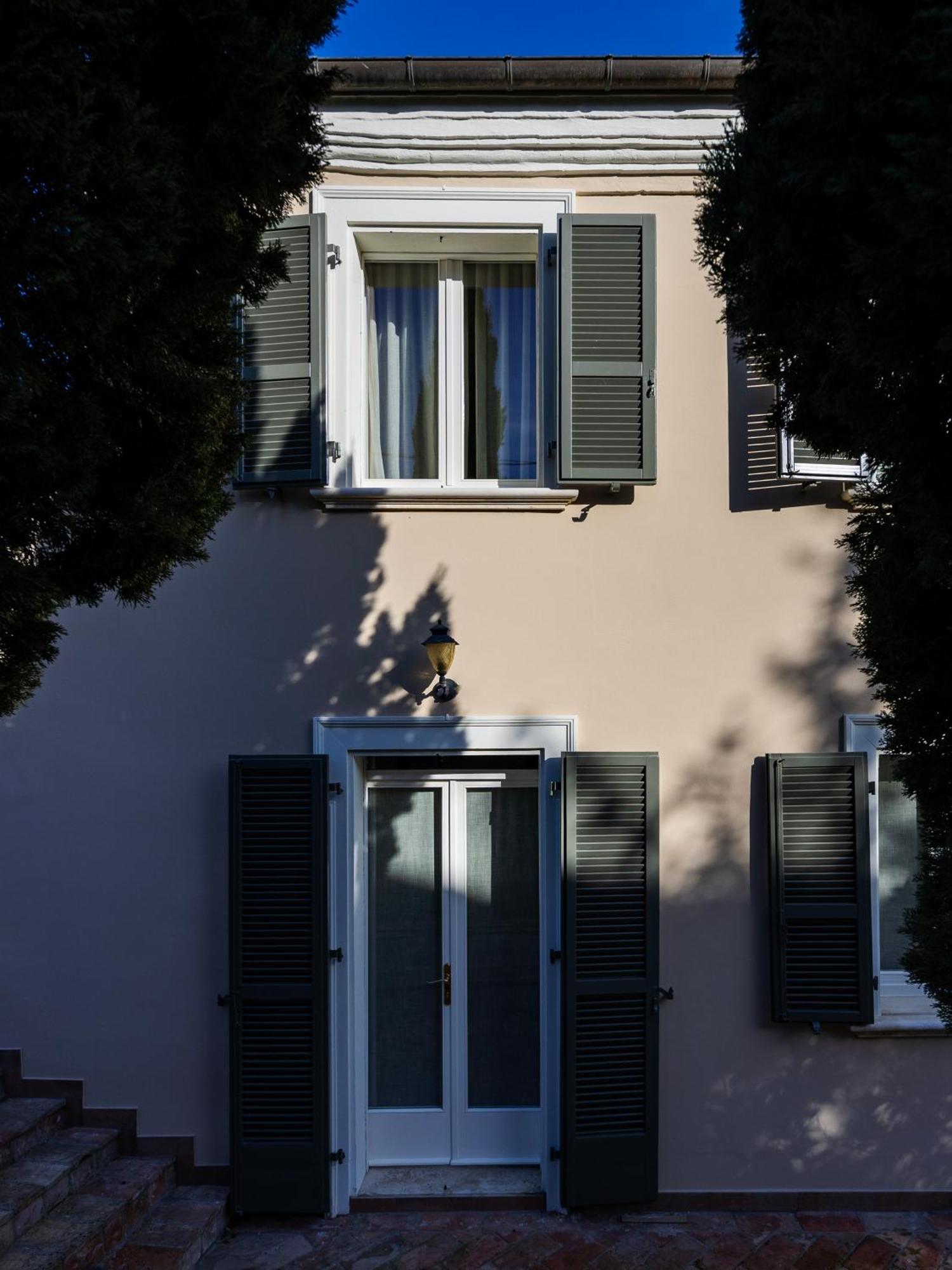 Palazzo Gessi Room And Breakfast Borghi ภายนอก รูปภาพ