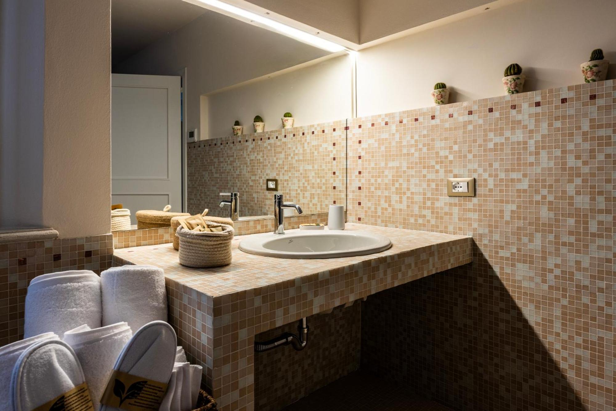 Palazzo Gessi Room And Breakfast Borghi ภายนอก รูปภาพ