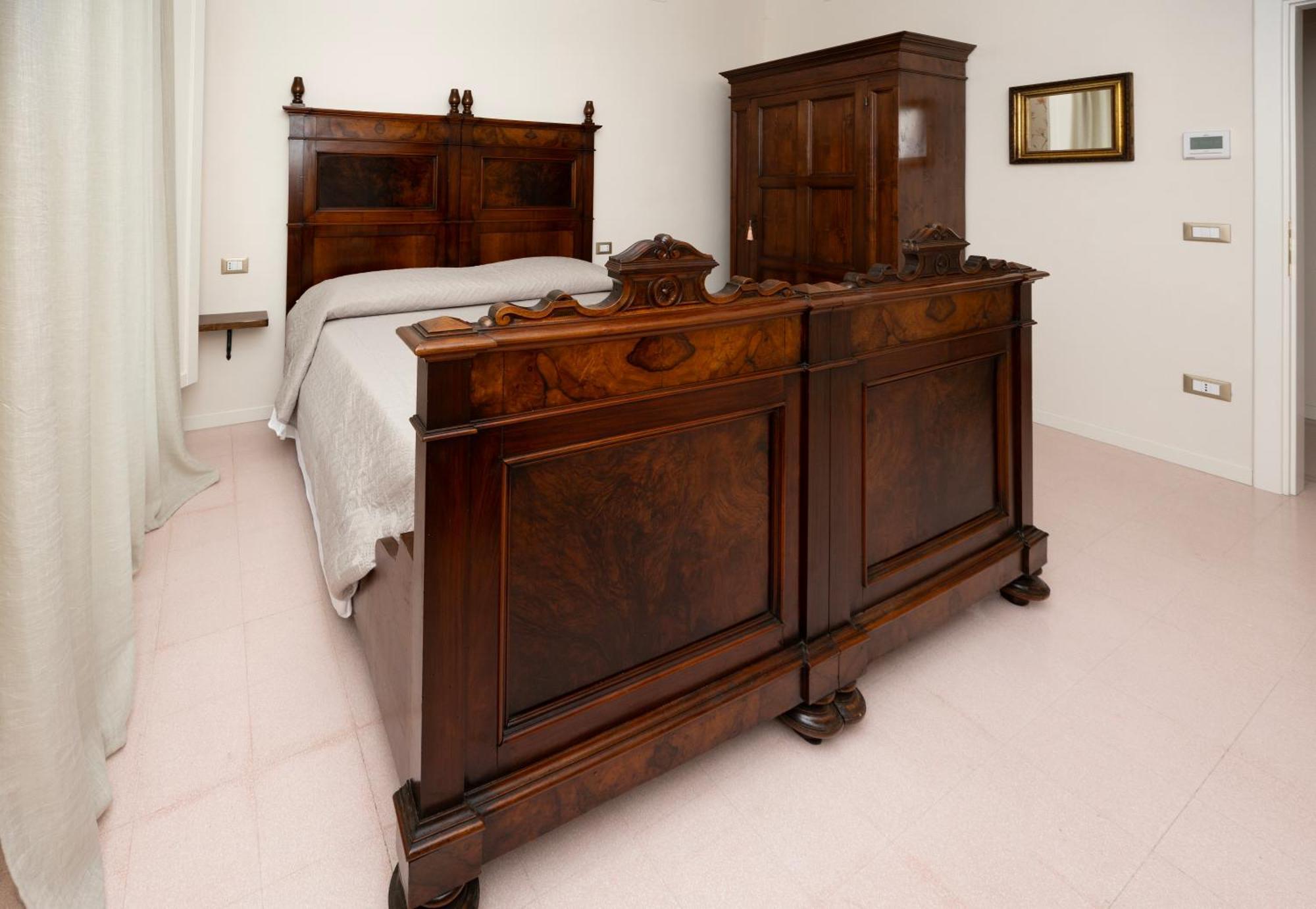 Palazzo Gessi Room And Breakfast Borghi ภายนอก รูปภาพ