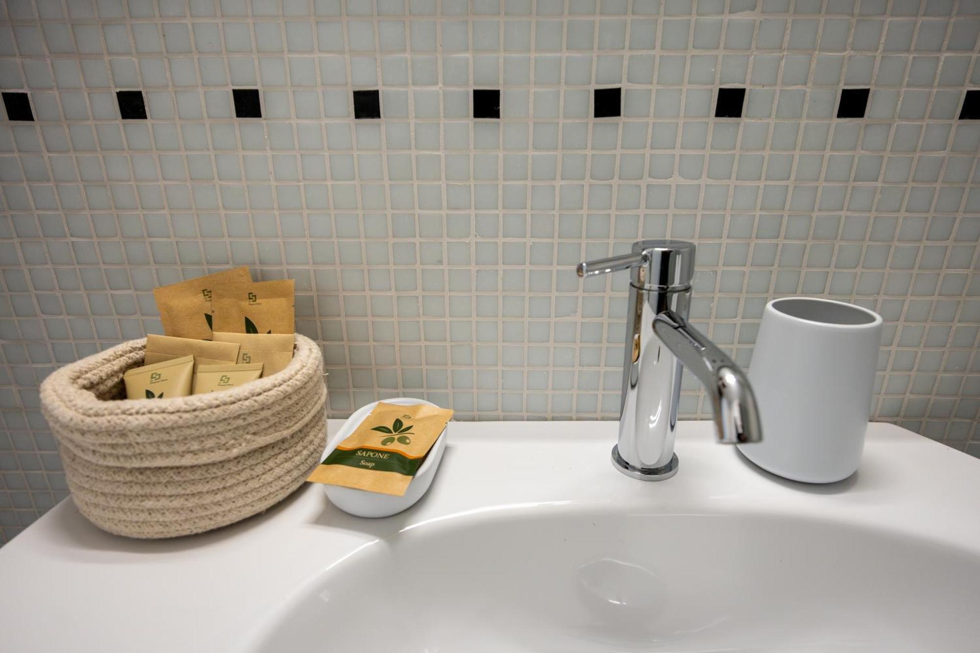 Palazzo Gessi Room And Breakfast Borghi ภายนอก รูปภาพ