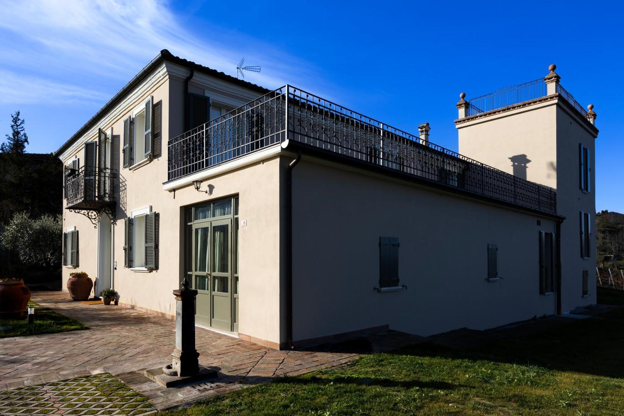 Palazzo Gessi Room And Breakfast Borghi ภายนอก รูปภาพ